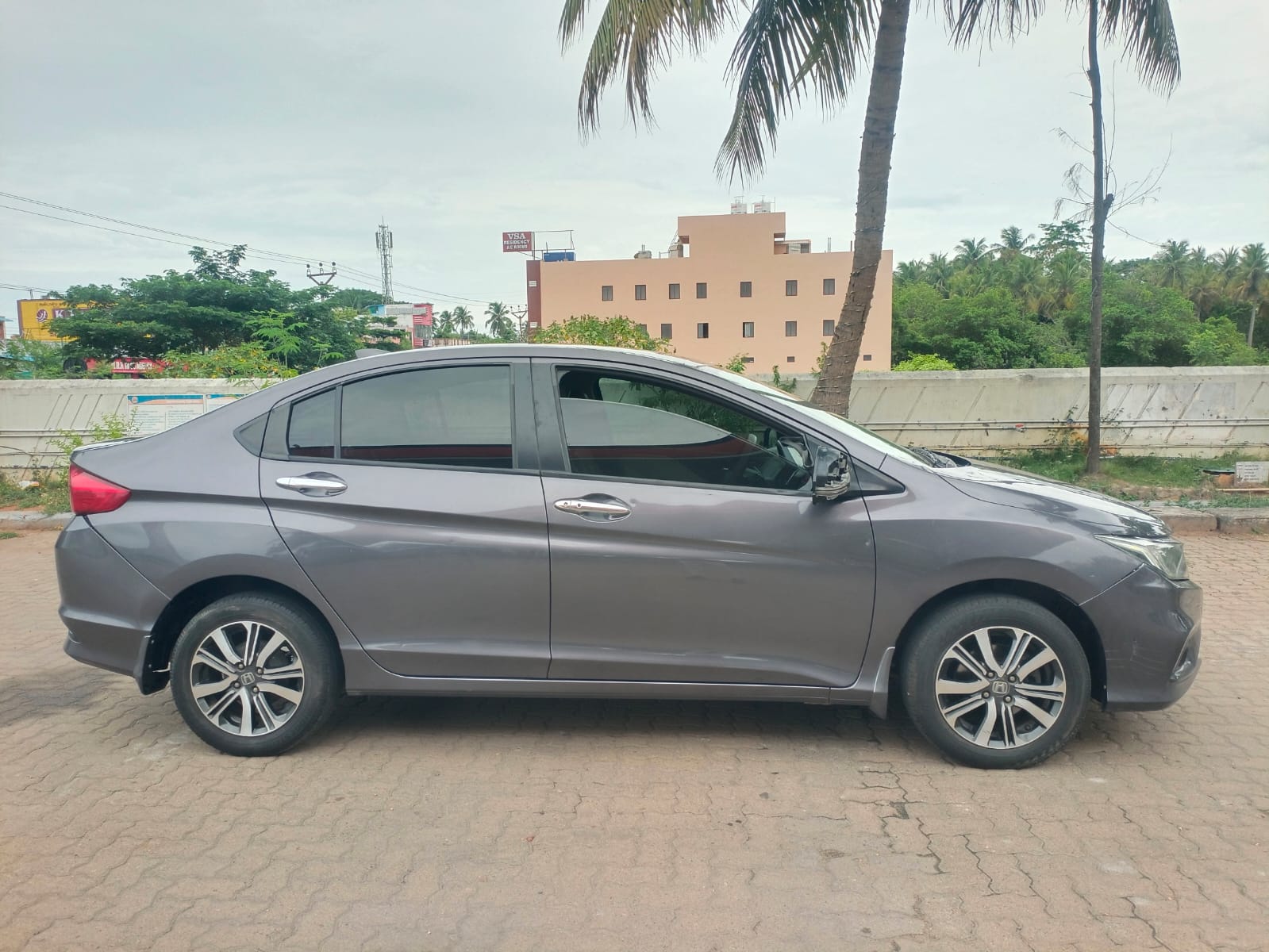 Honda City(2017-2020) V Petrol